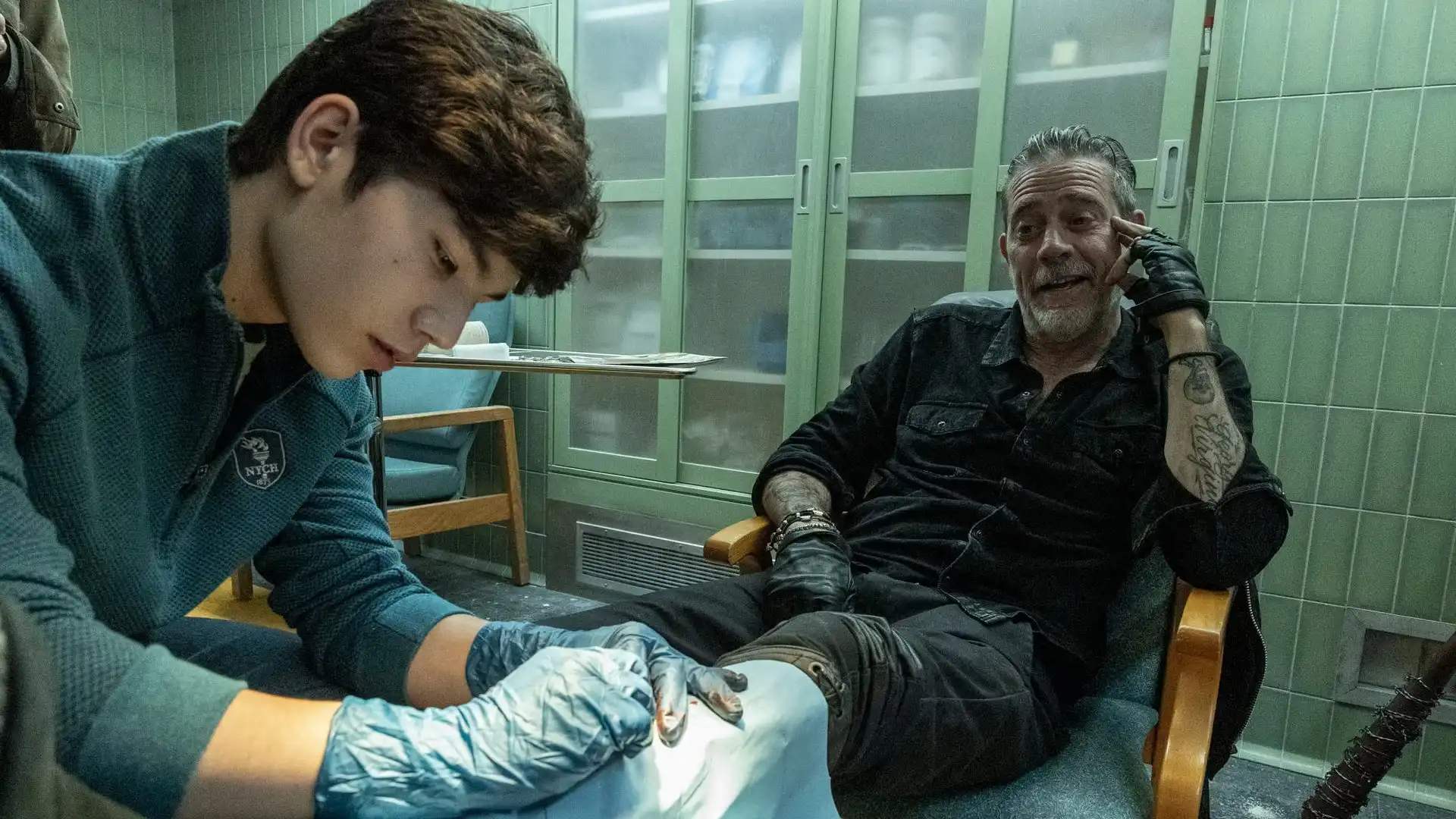 Netflix reúne dupla de pai e filho que emocionou fãs em The Walking Dead na nova série Pagans