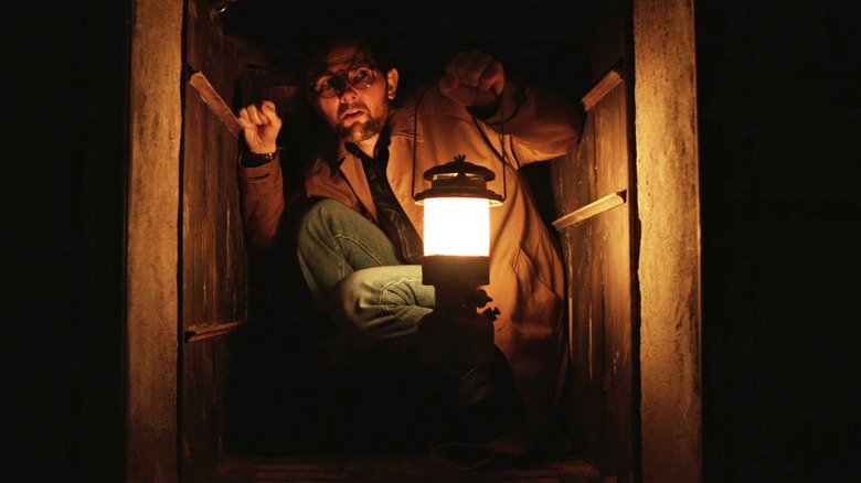 Hulu disponibiliza o filme de horror de 107 minutos estrelado por Adam Scott
