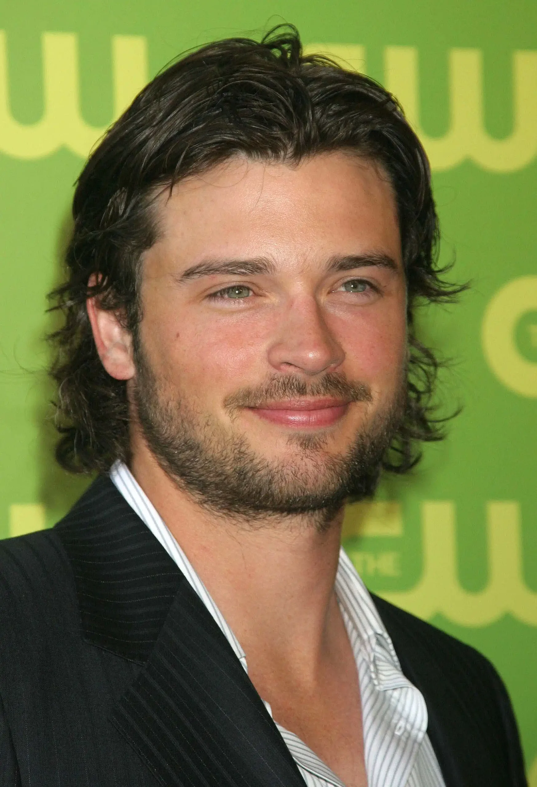 Tom Welling fala sobre futuro da sequência animada de Smallville em meio à fusão da Warner Bros.