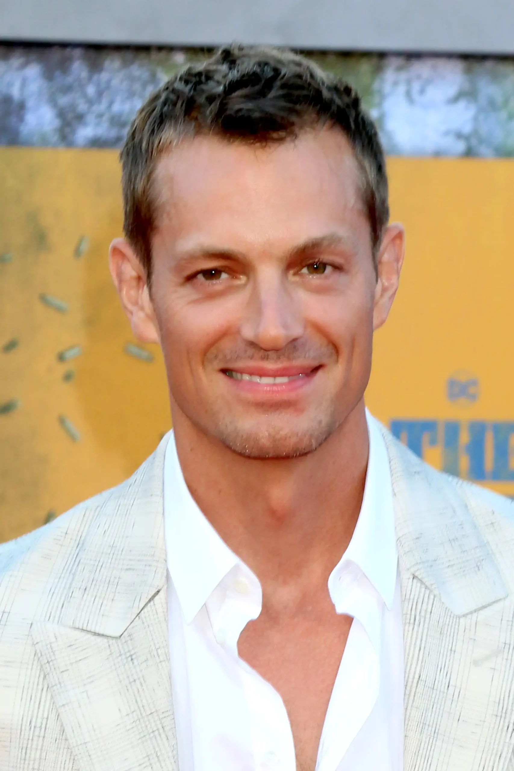 Novo filme de ação estrelado por Joel Kinnaman e Samuel L. Jackson recebe críticas divididas