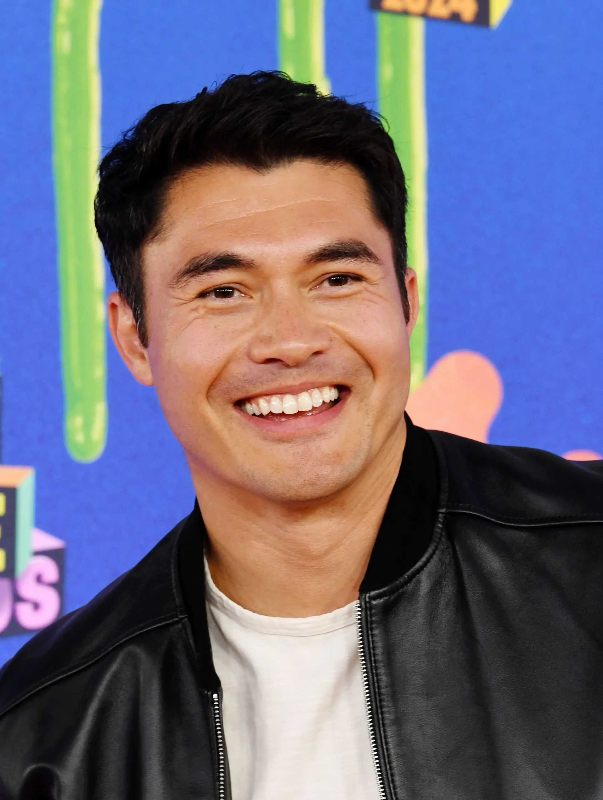 HBO confirma série sequela de Crazy Rich Asians com elenco original e início da produção em 2027