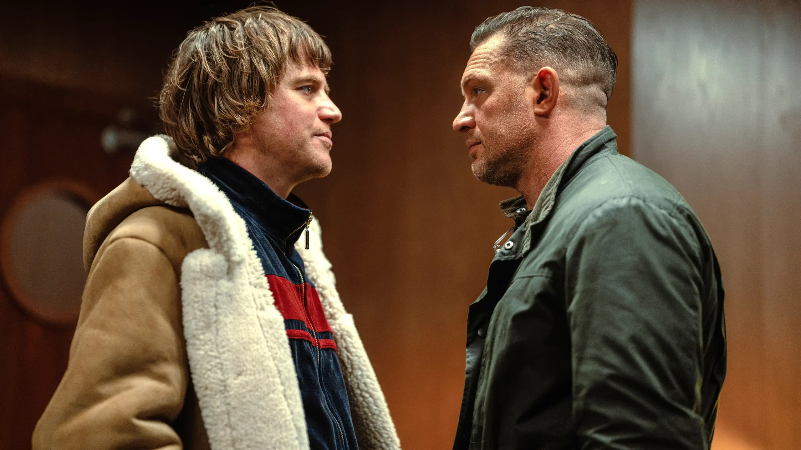 Tom Hardy inicia nova tradição sombria na temporada 2 de MobLand