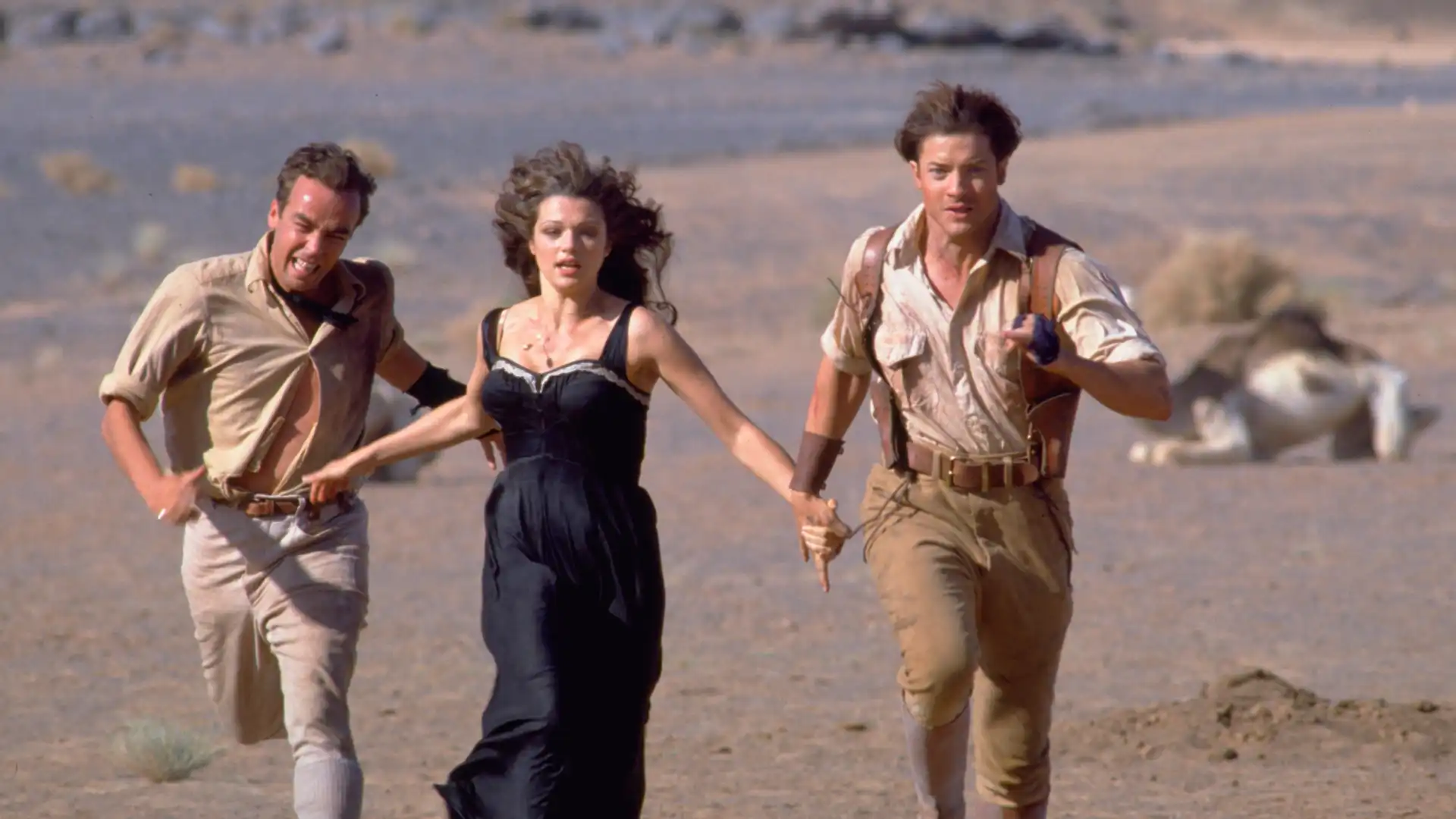 Brendan Fraser e Rachel Weisz se reencontram em fotos de bastidores de The Mummy 4