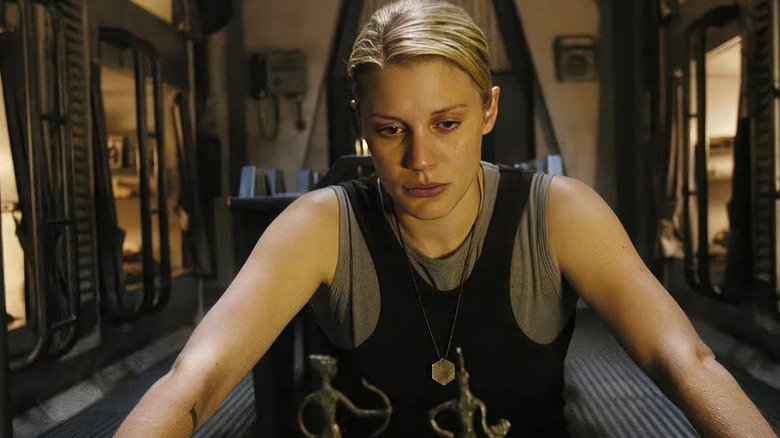 Vários atores de Battlestar Galactica fazem participações na série Carrie, de Mike Flanagan