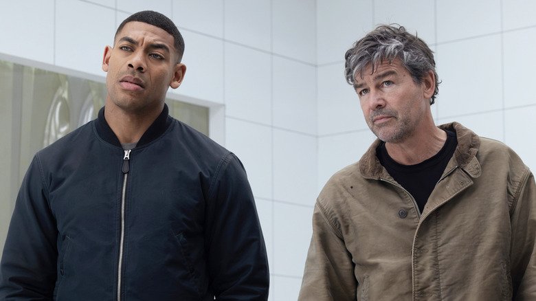 Final da 1ª temporada de Lanterns emociona Kyle Chandler às lágrimas