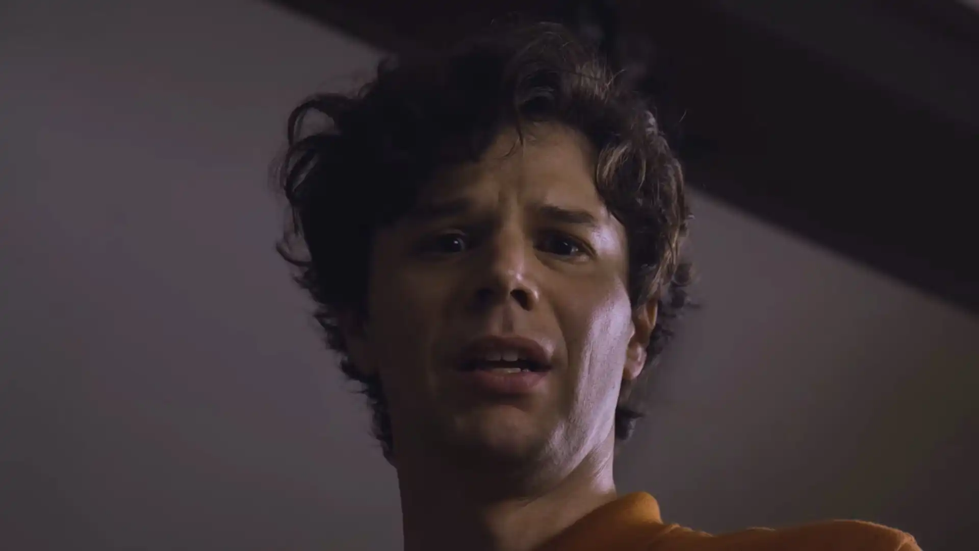 Diretor de Obsession, Curry Barker lança curta de horror Mama Bear com final surpreendente