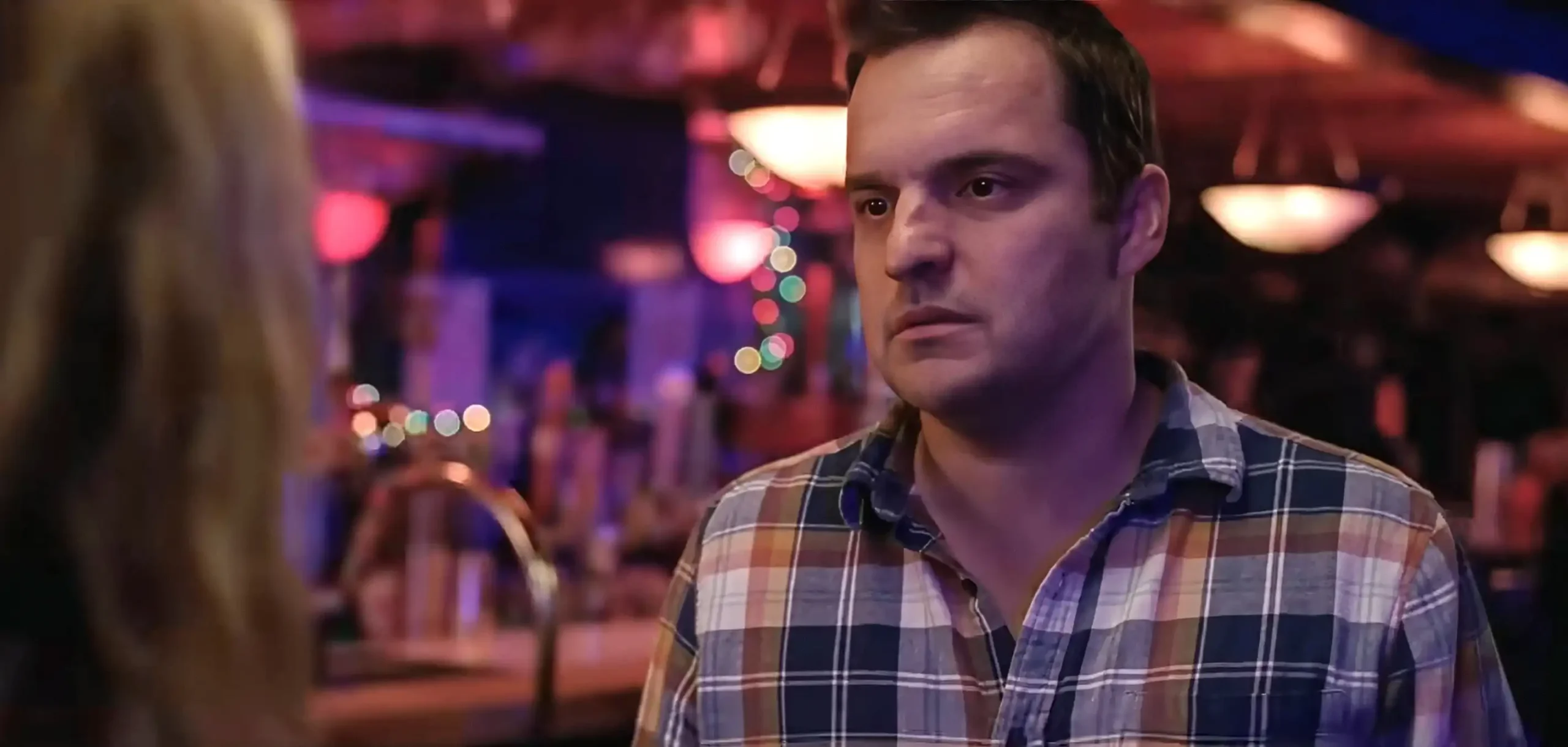 Novo filme de Dakota Fanning estreia com boa avaliação do público no Rotten Tomatoes