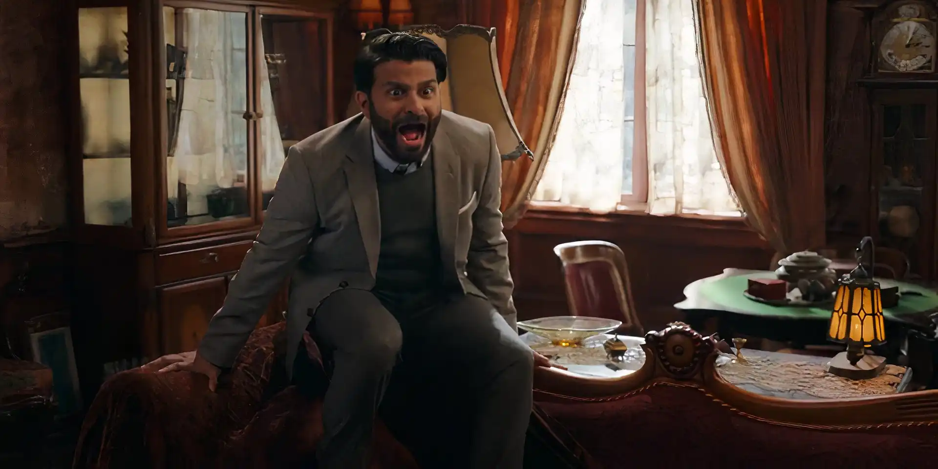 Ator de Ghosts estreia em nova série da CBS Eternally Yours com papel diferente