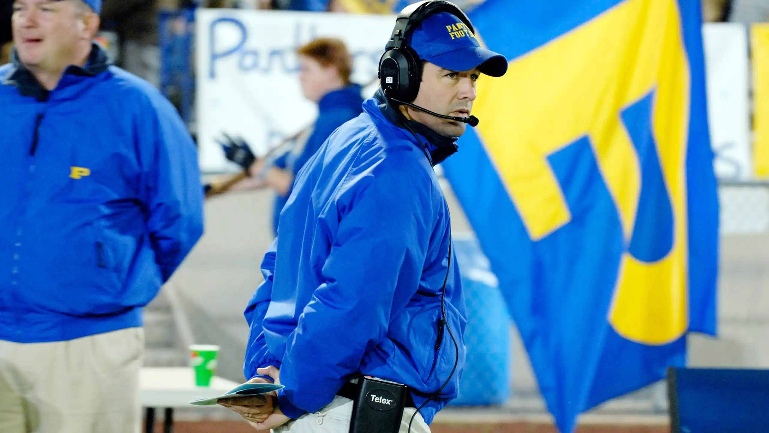 Produção da nova série reboot de Friday Night Lights é suspensa na Peacock