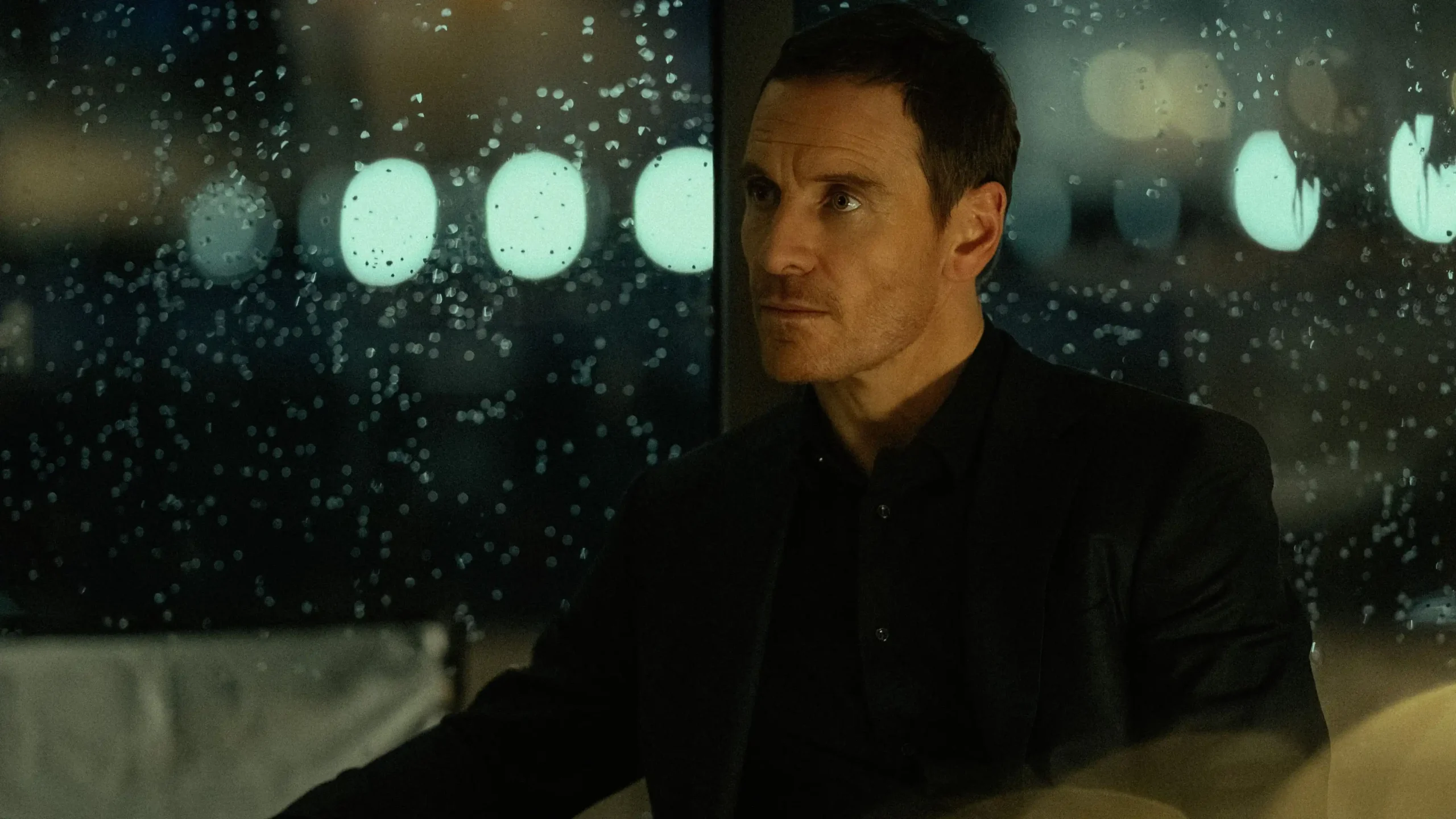Série de espionagem protagonizada por Michael Fassbender recebe lançamento em Blu-ray no próximo mês