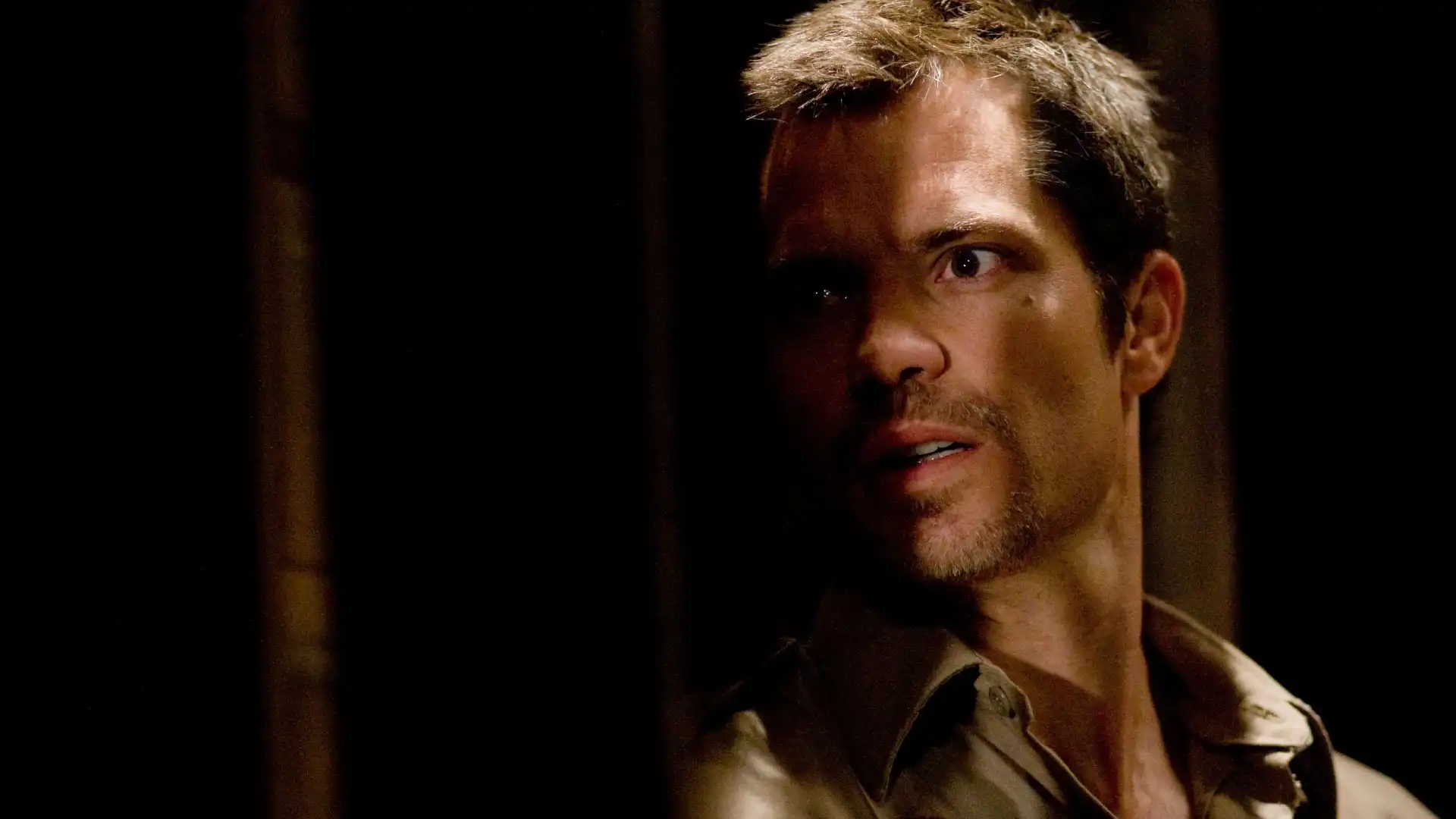 Filme de terror com Timothy Olyphant alcança marco no streaming em Lionsgate+ Canadá