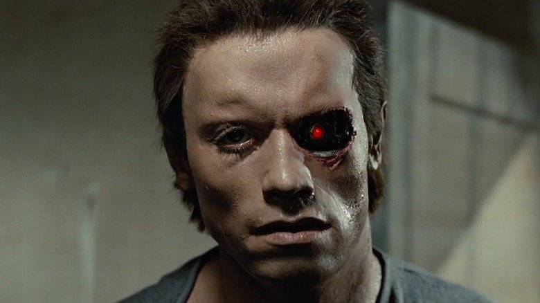 Efeitos de horror corporal em Clayface são inspirados em clássico filme de James Cameron