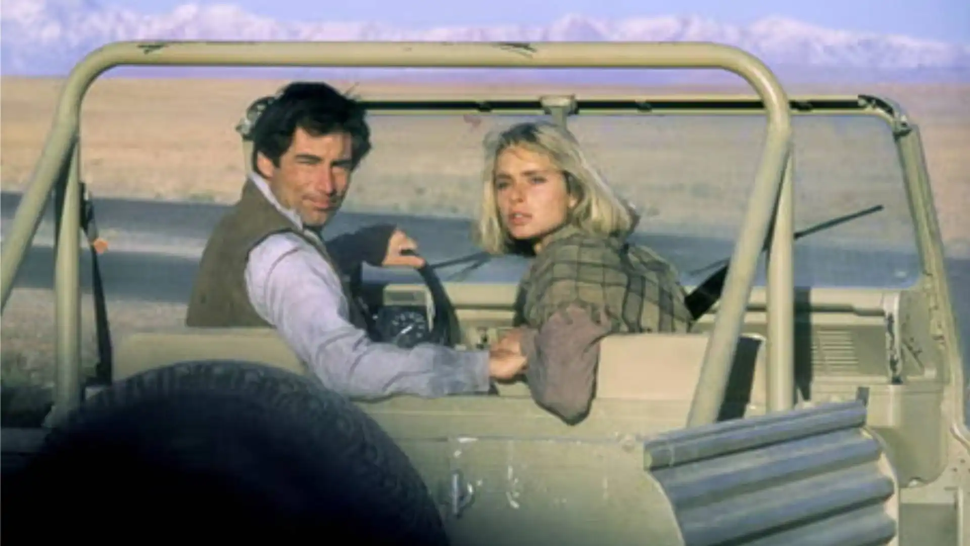 10 Filmes de James Bond com Notas no Rotten Tomatoes que Não Refletem a Realidade