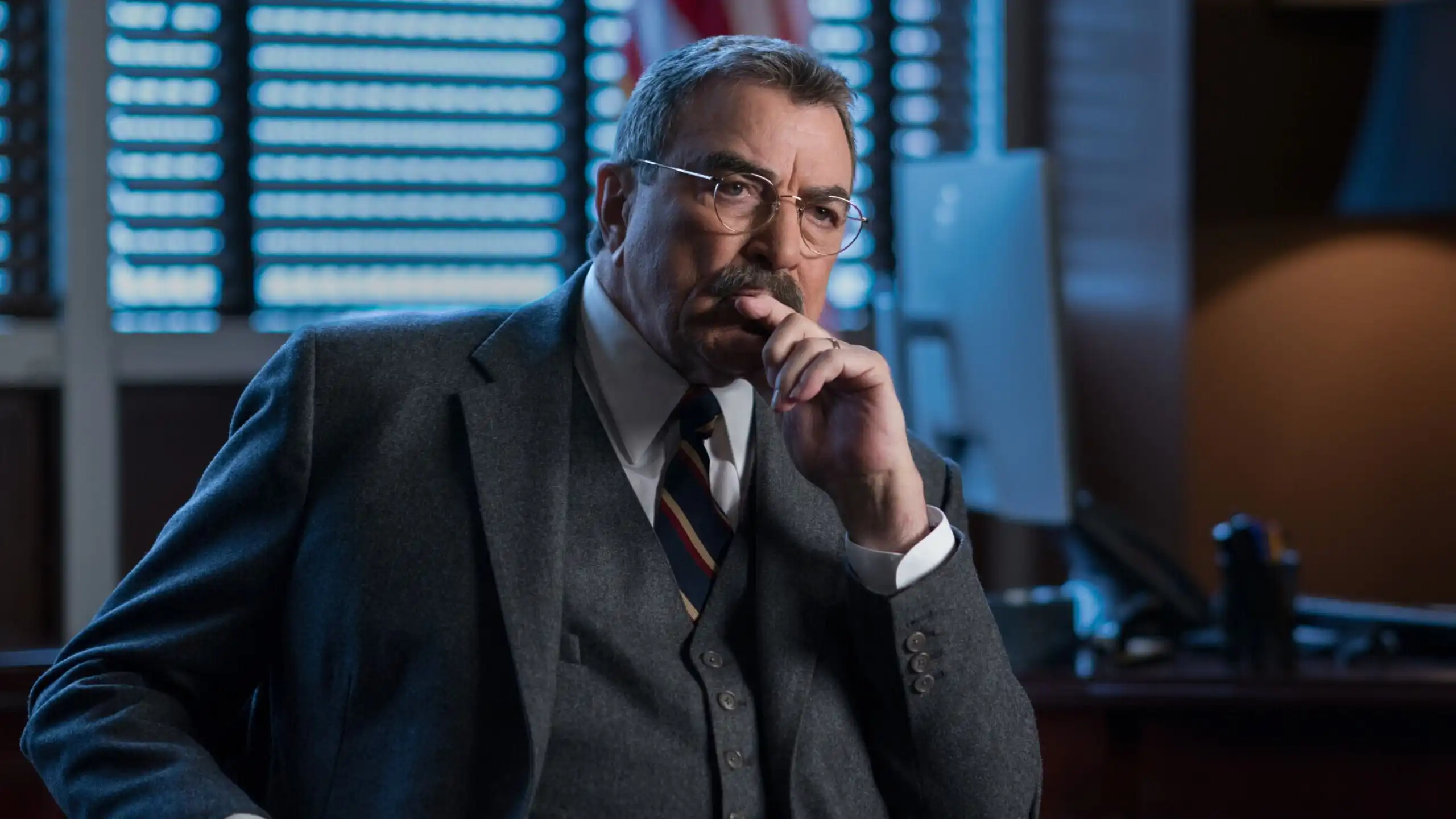 Showrunners comentam possibilidade de retorno de Tom Selleck em spin-off de Blue Bloods em 2026